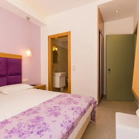 Eltina Aparthotel 2*