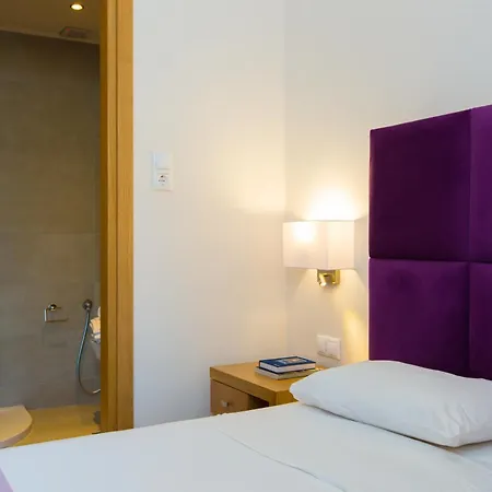 Eltina Aparthotel 2*