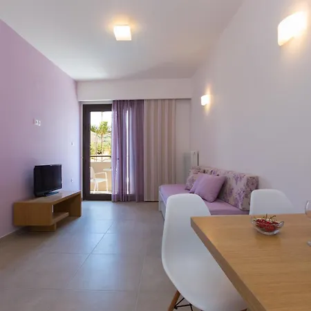 Aparthotel Eltina 2*