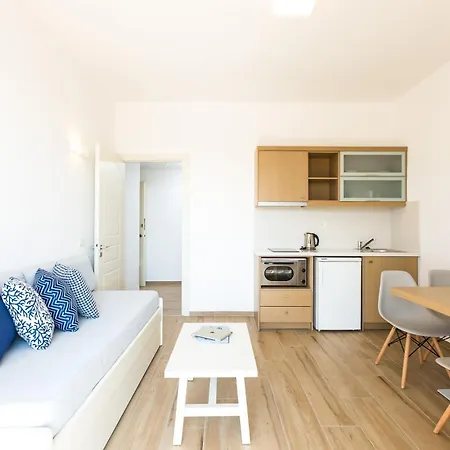 Eltina Aparthotel