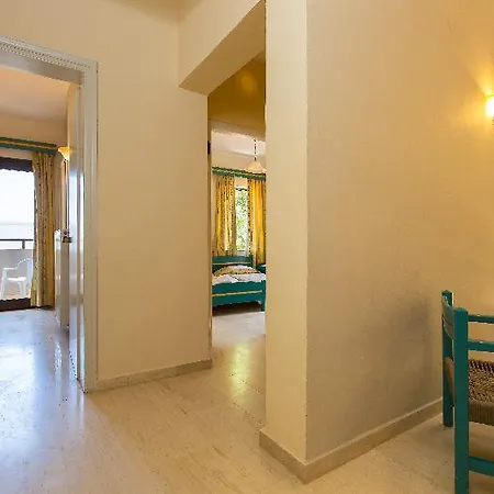 Eltina Aparthotel 2*